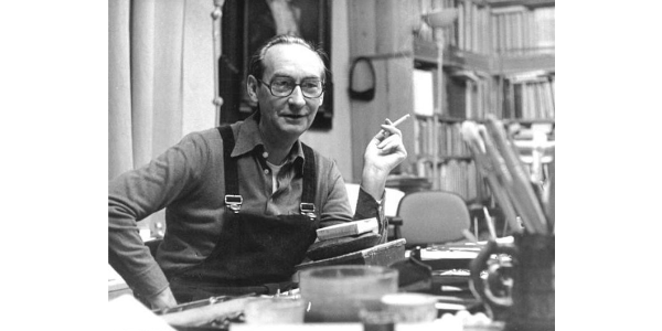 Schwarzweiß-Foto eines Mannes mittleren Alters.